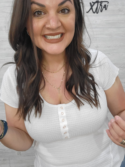 WHITE BABY WAFFLE SNAP BUTTON TOP