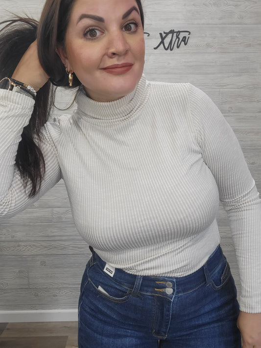 SAND BEIGE RIBBED TURTLE NECK