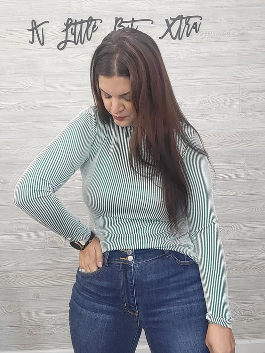 HUNTER GREEN RIBBED TURTLE NECK