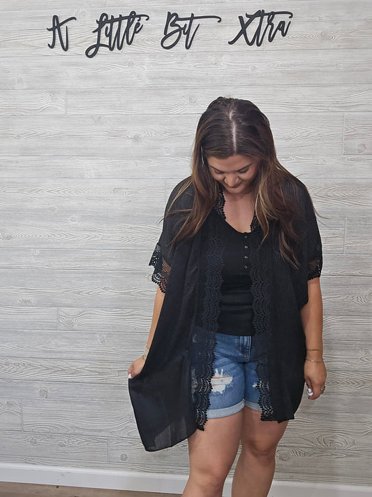 SCALLOP LACE TRIM KIMONO