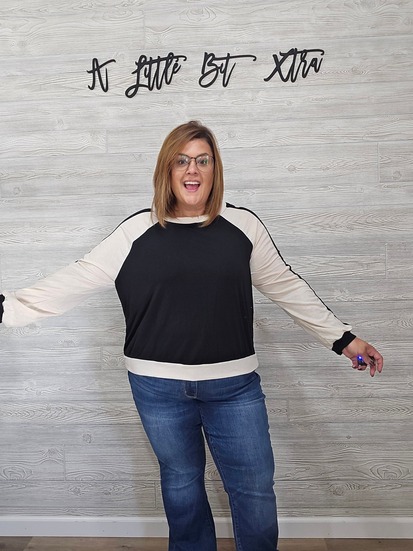 SPORTY BLACK LONG SLEEVE TOP