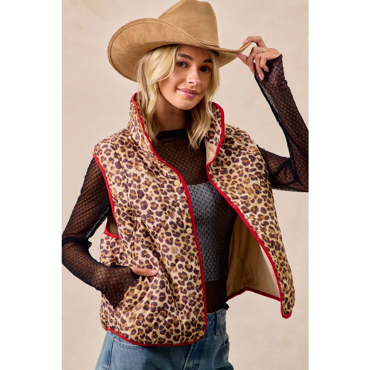 LEOPARD PRINT PIPING DETAIL QUILTED VEST: LEOPARD/BLACK / XL