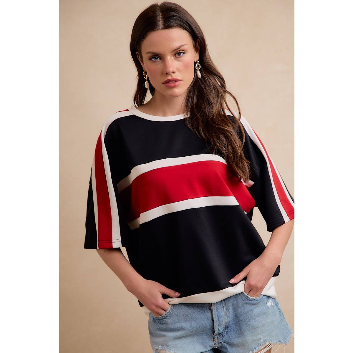 WOMEN GAMEDAY COLORBLOCK TEE: BLACK/RED