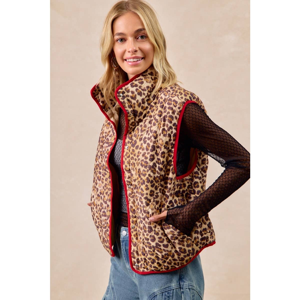 LEOPARD PRINT PIPING DETAIL QUILTED VEST: LEOPARD/BLACK / L
