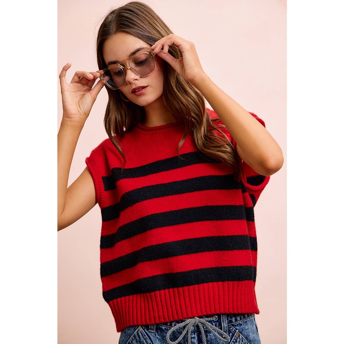 STRIPED SLEEVELESS KNIT TOP: RED/BLACK / S