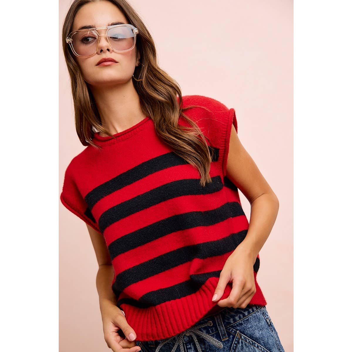 STRIPED SLEEVELESS KNIT TOP: RED/BLACK / S
