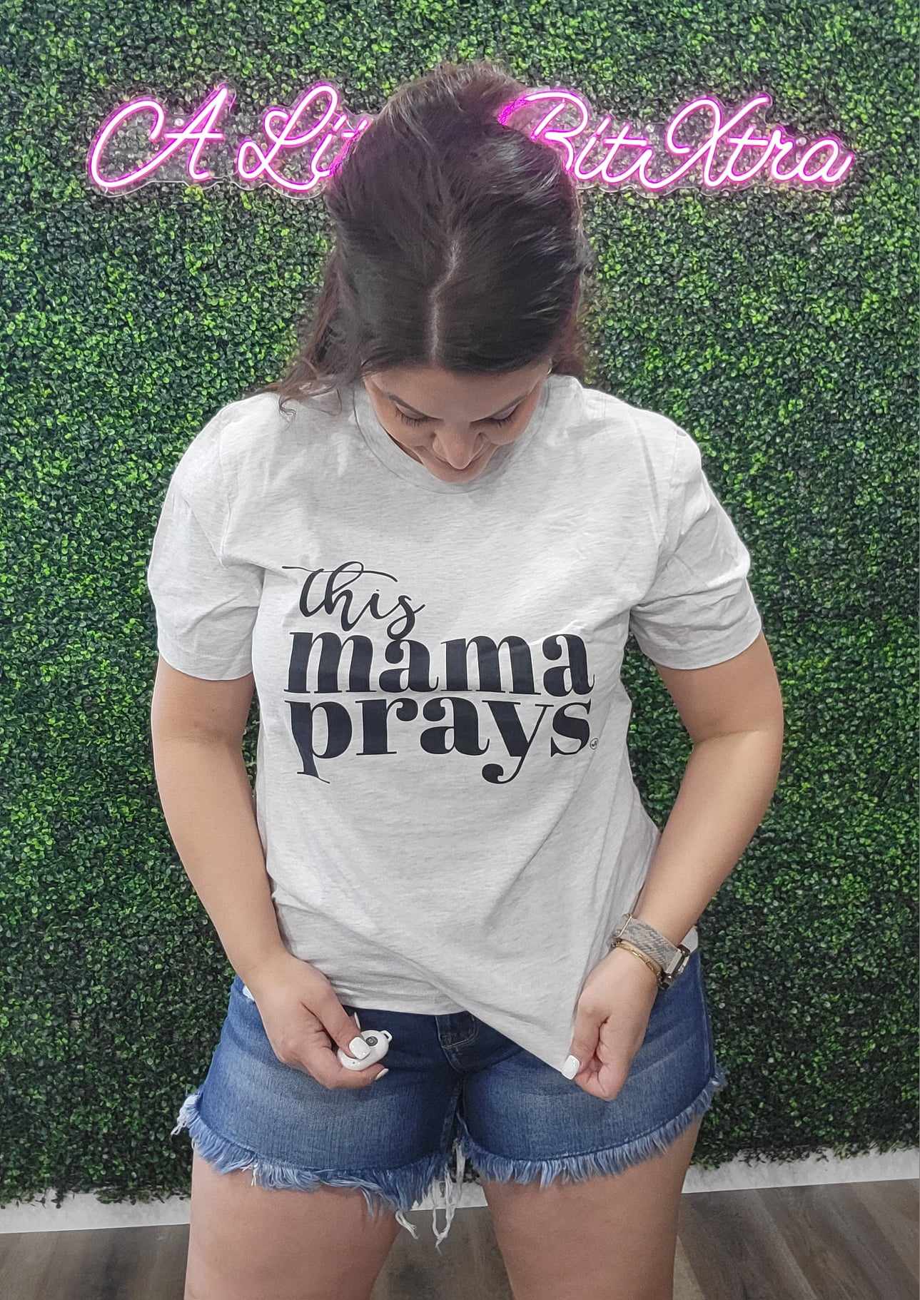 This Mama Prays Graphic Tee