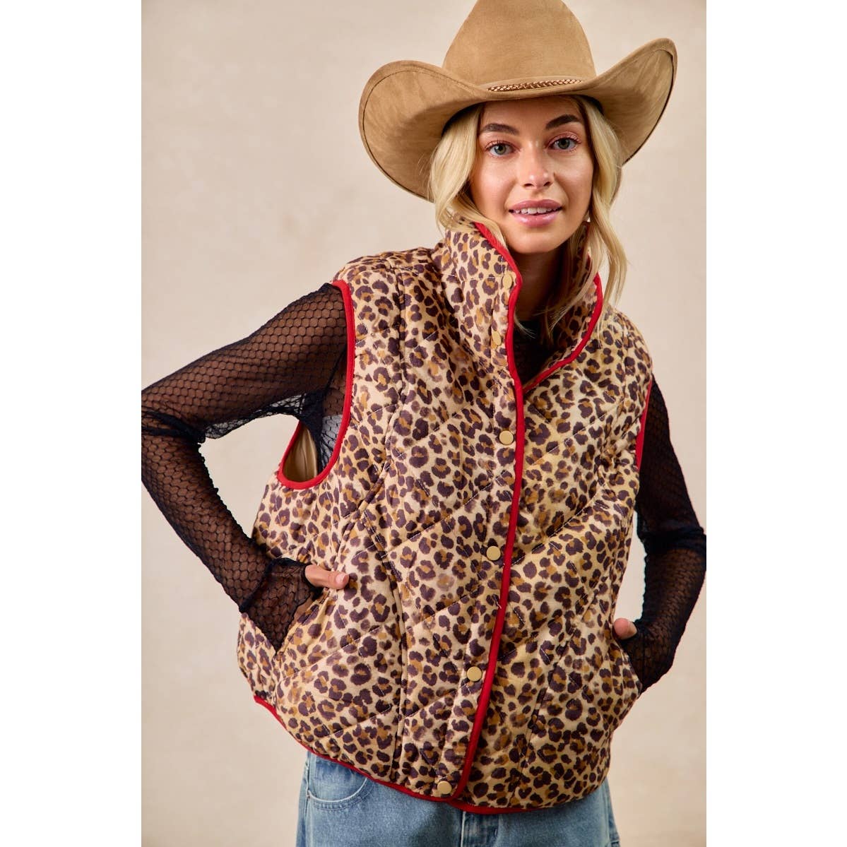 LEOPARD PRINT PIPING DETAIL QUILTED VEST: LEOPARD/BLACK / M