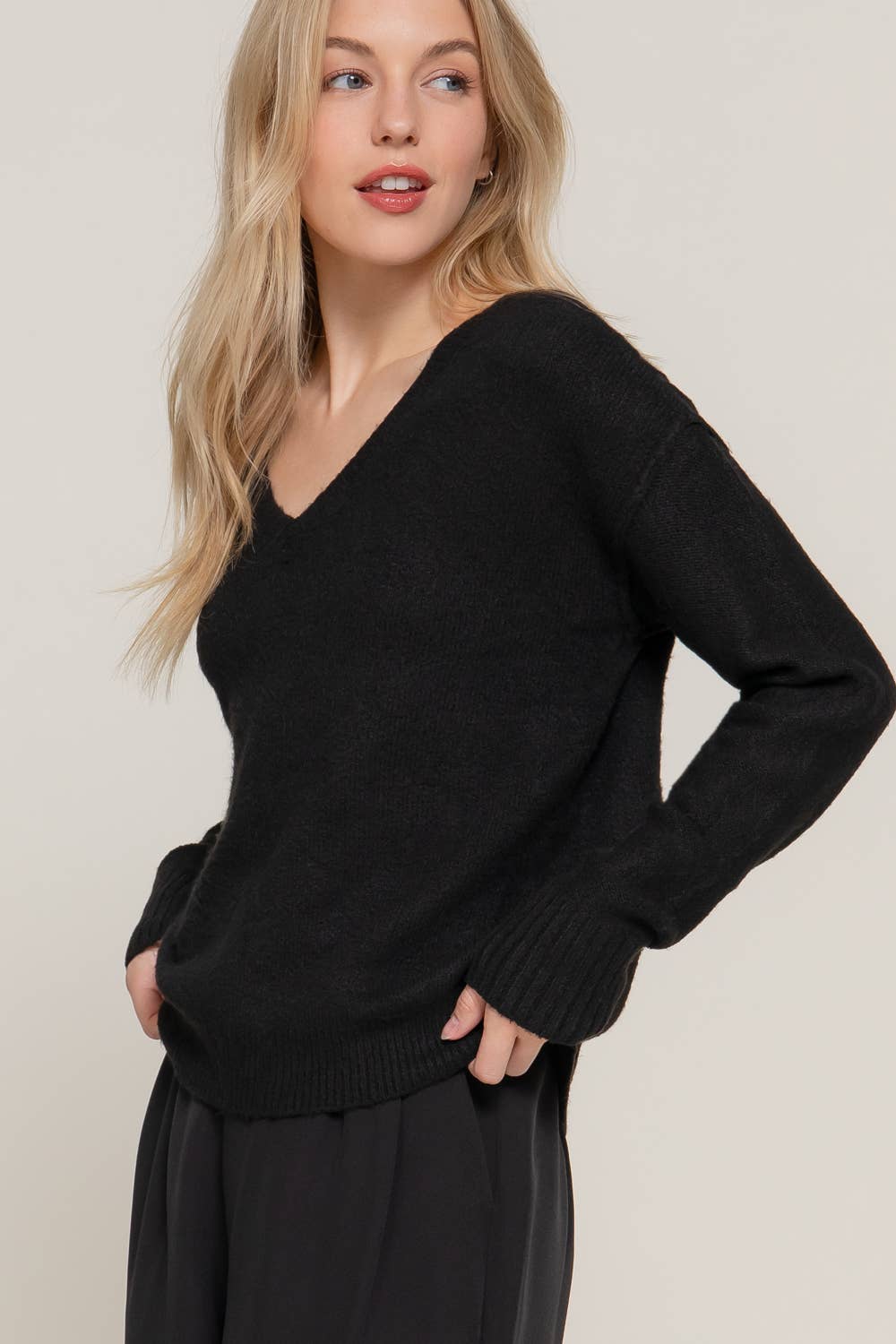 Black Long Sleeve V-Neck Raised Seam Sweater