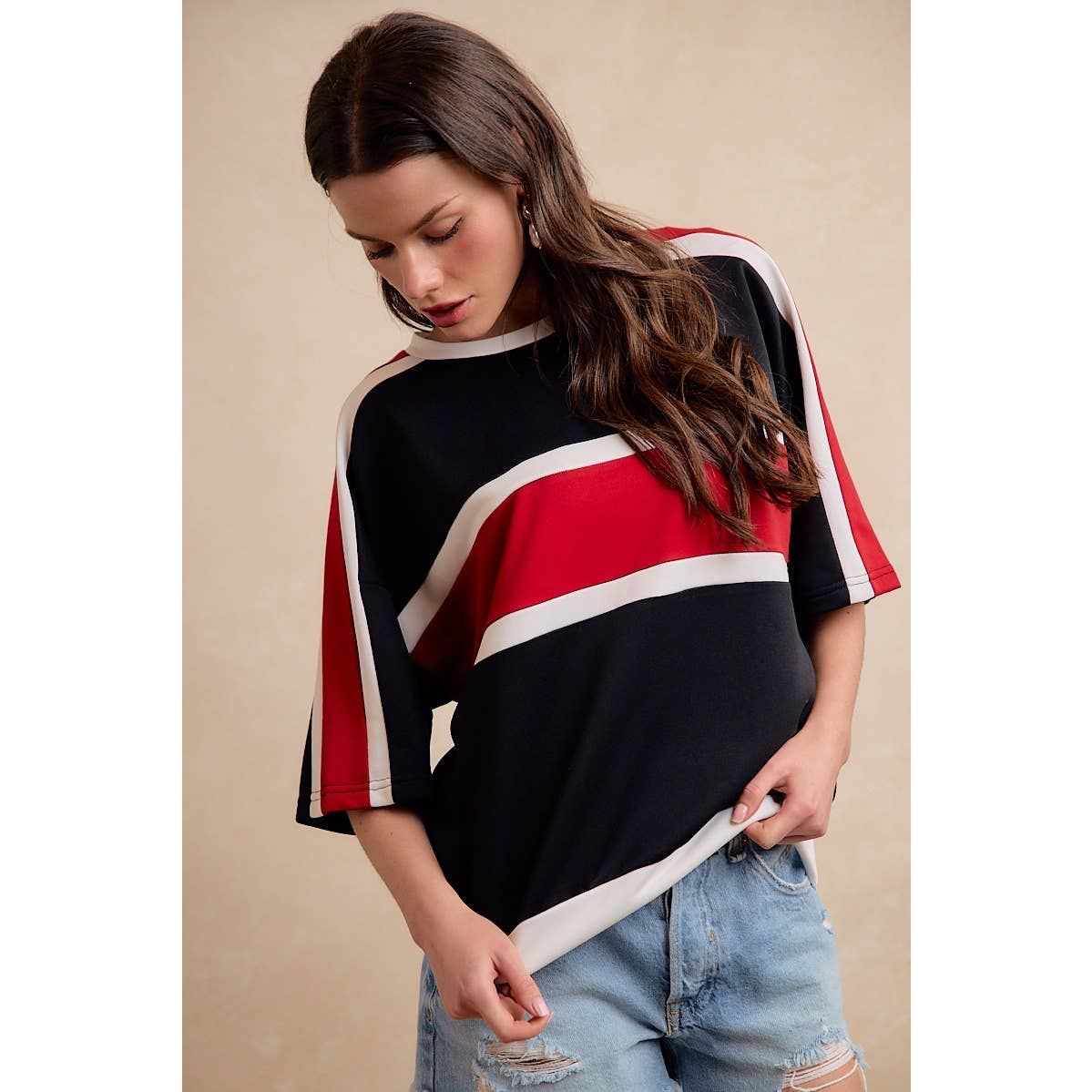 WOMEN GAMEDAY COLORBLOCK TEE: BLACK/RED
