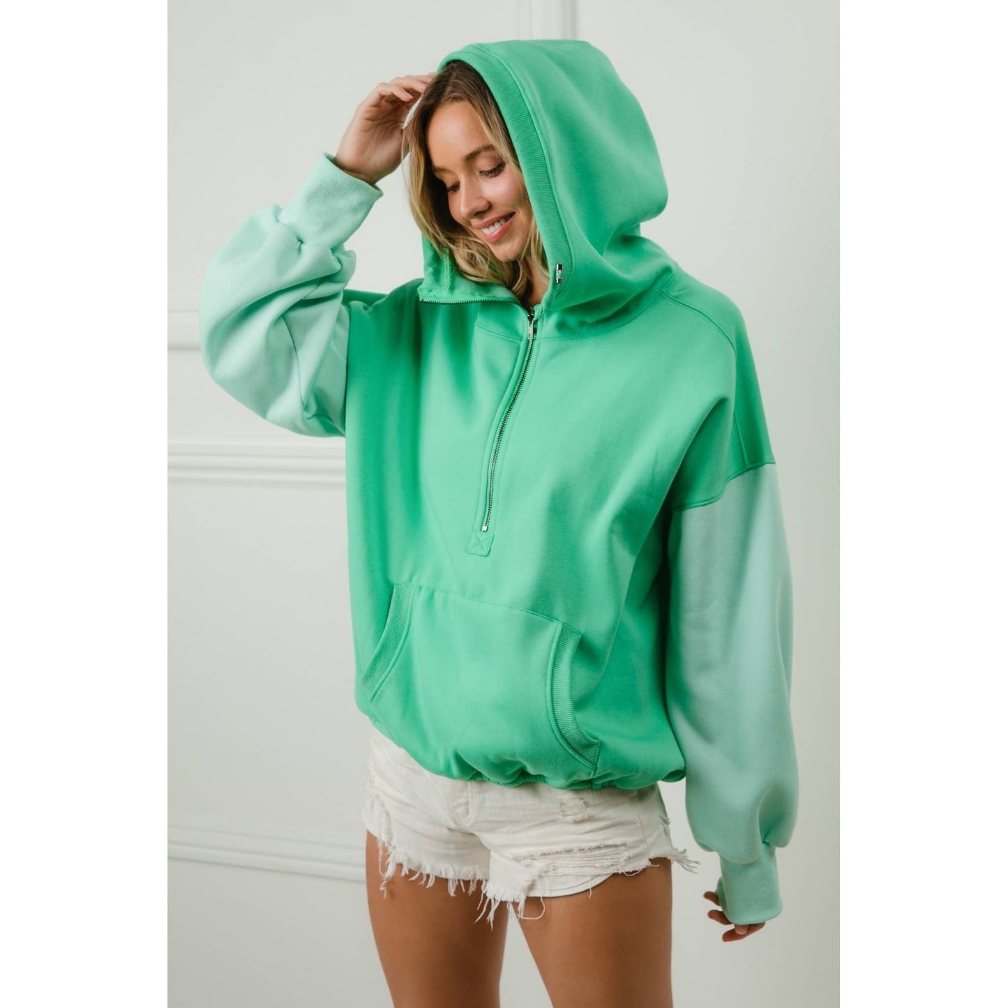 COLOR BLOCK ELASTIC HEM FLEECE HOODIE: PERIWINKLE MULTI / M