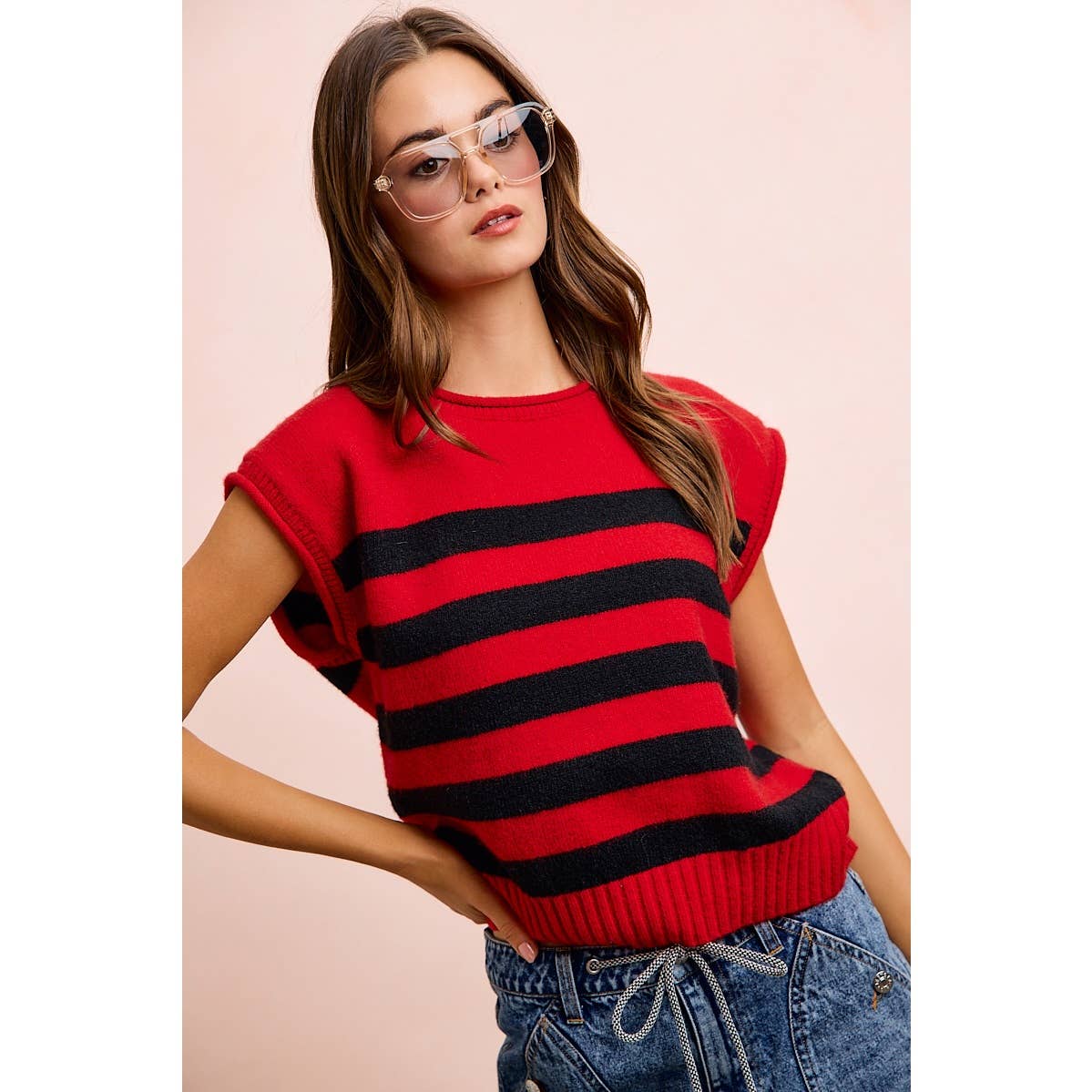 STRIPED SLEEVELESS KNIT TOP: RED/BLACK / S