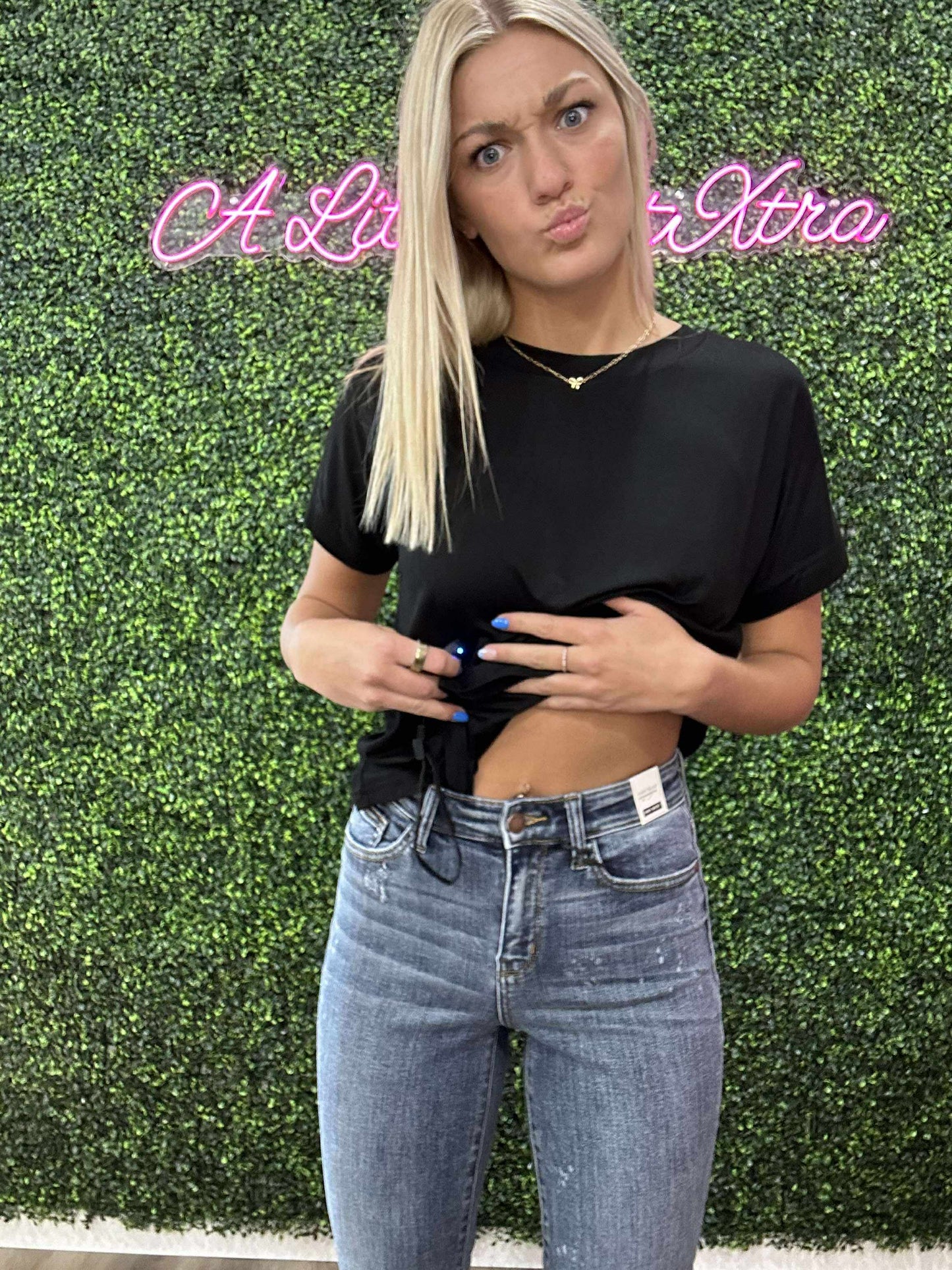 JB HI-RISE BLEACH SPLASH BOYFRIEND JEANS