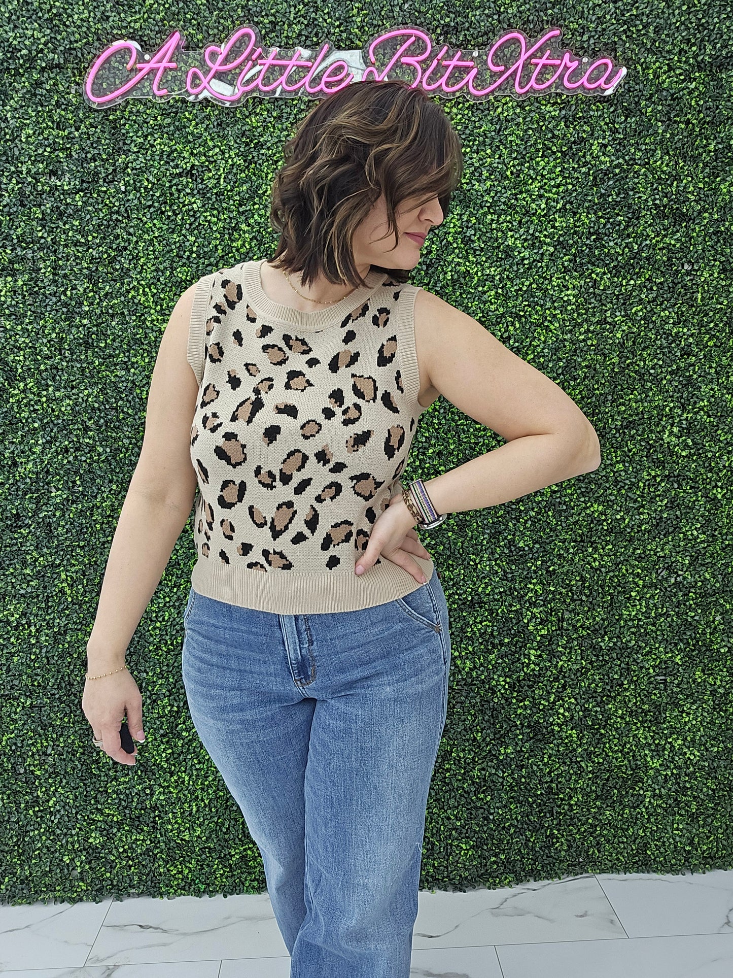Sleeveless Round Neck Leopard Sweater