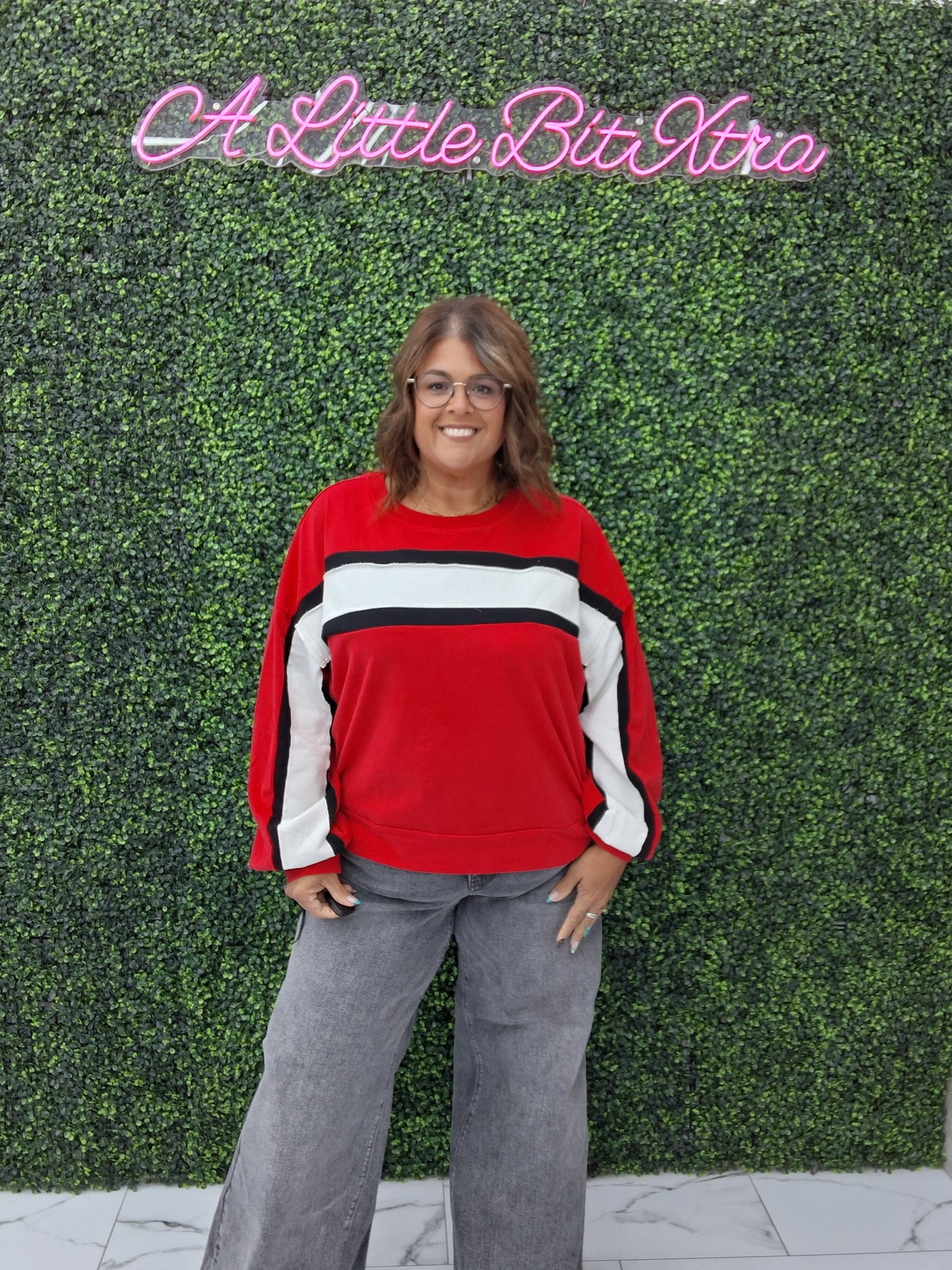 SPORTY COLORBLOCK PULLOVER SWEATSHIRT: RED/BLACK