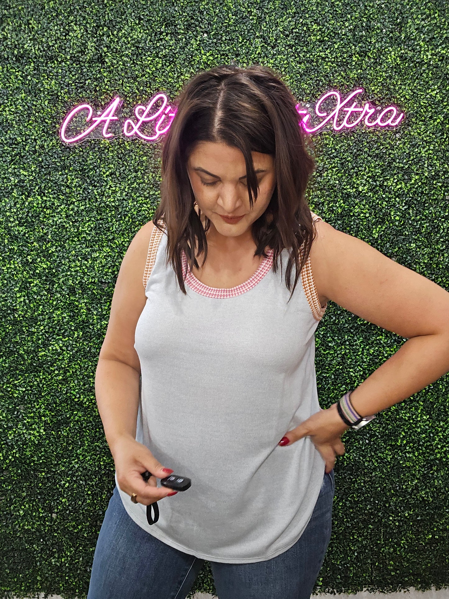 KNIT HEM TWO TONE TANK