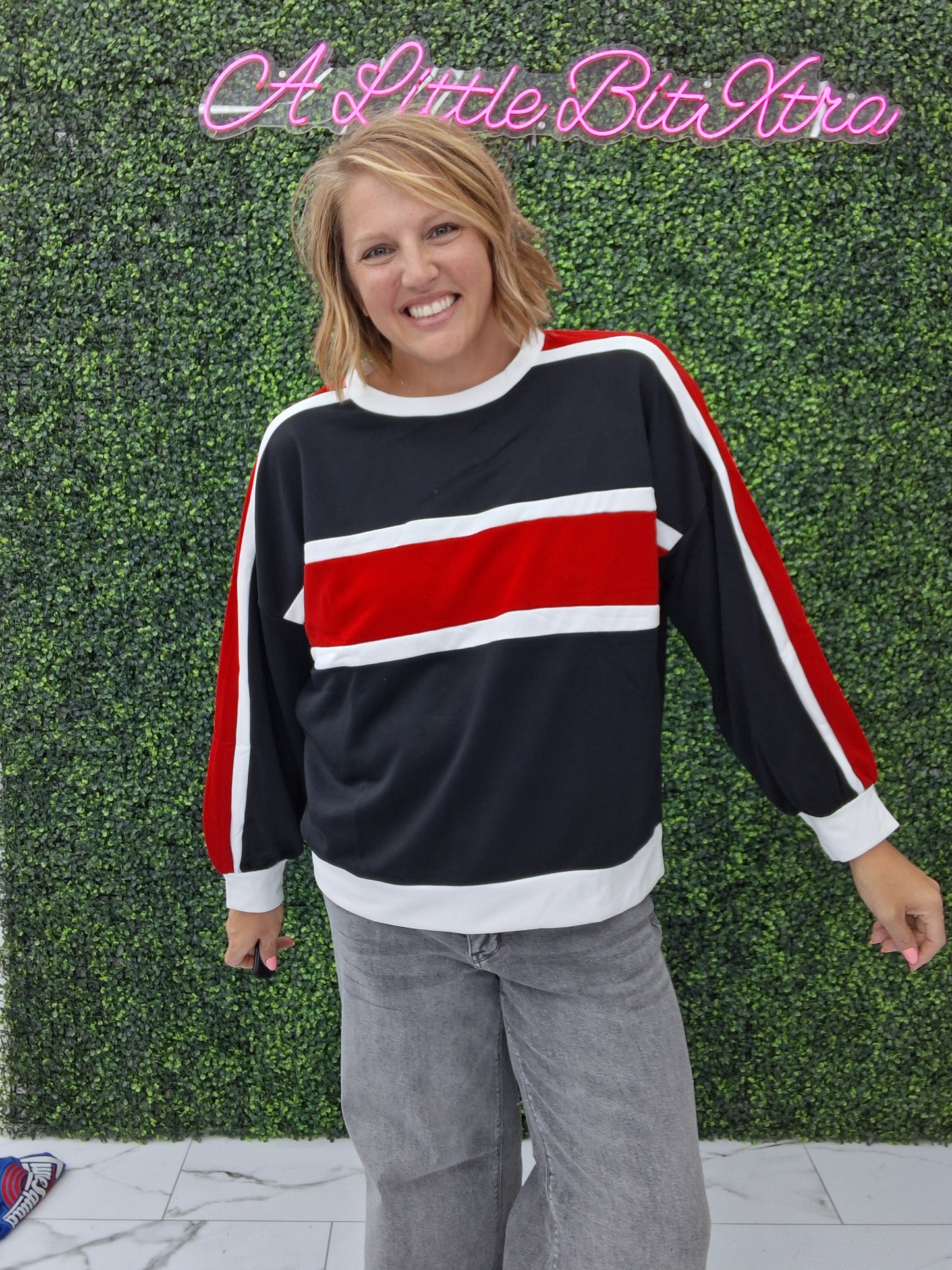 SPORTY COLORBLOCK PULLOVER SWEATSHIRT: BLACK/RED