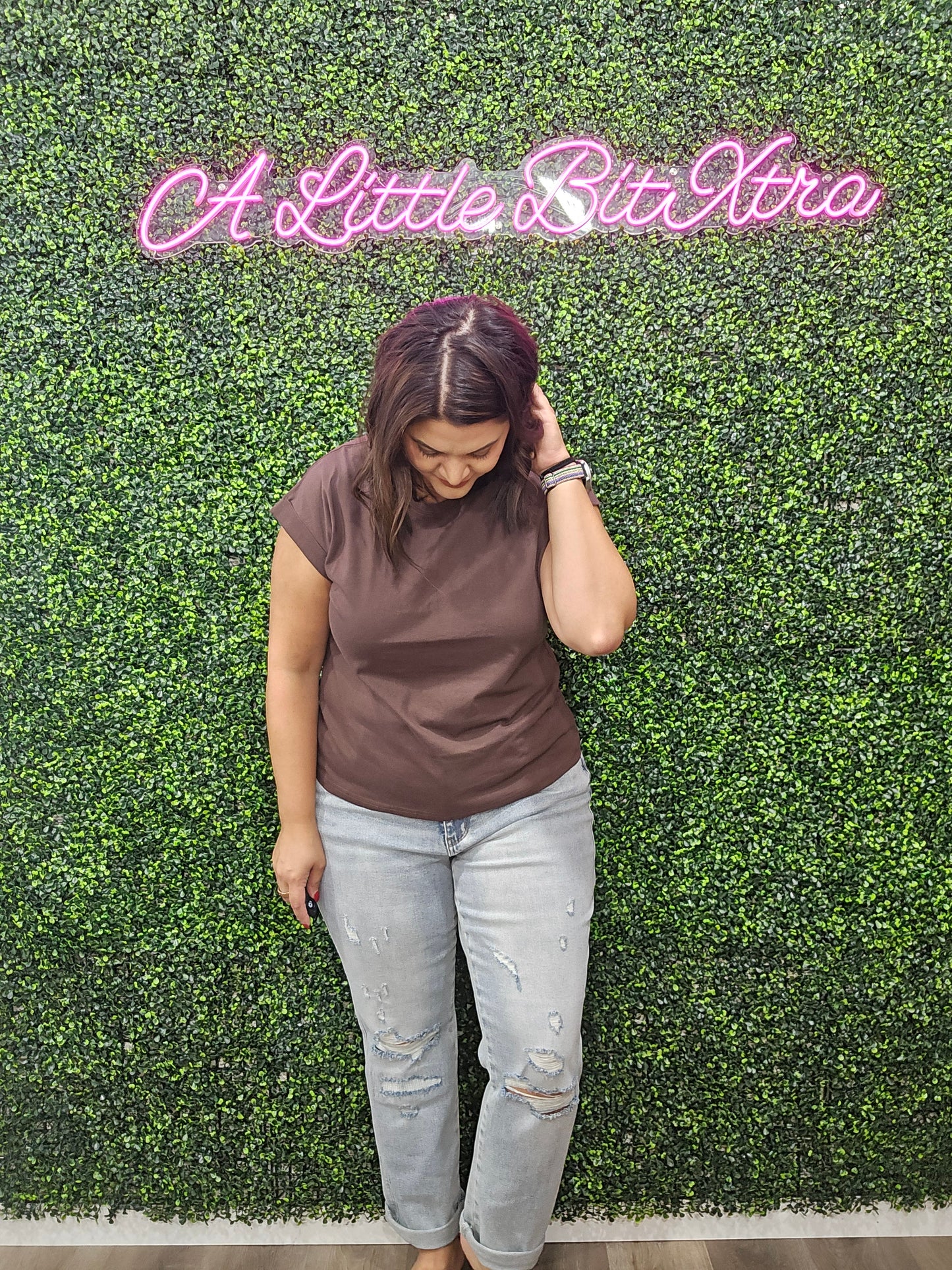 MAHOGANY ROUND NECK FOLDED SHORT SLEEVE