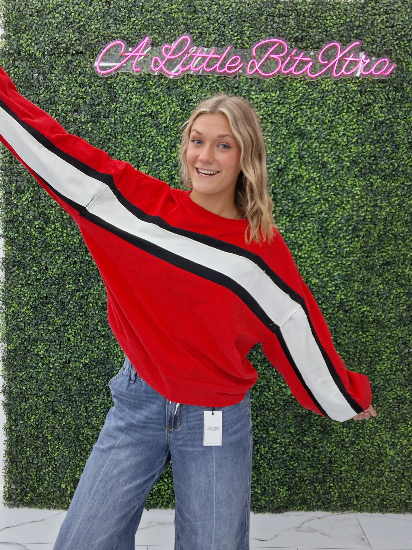 SPORTY COLORBLOCK PULLOVER SWEATSHIRT: RED/BLACK