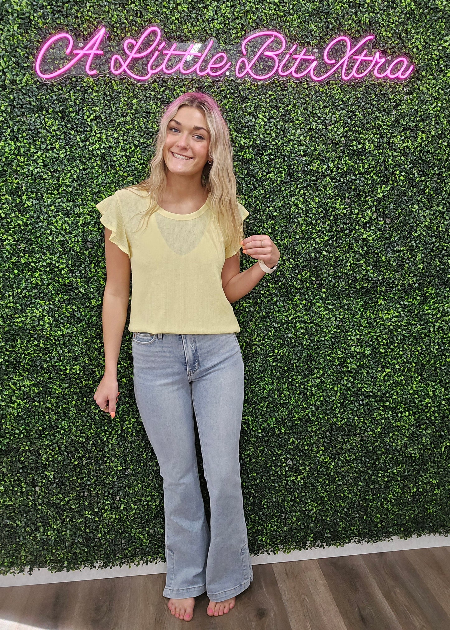 JB HIGH-WAISTED TUMMY CONTROL VINTAGE WASH SIDE SLIT JEANS