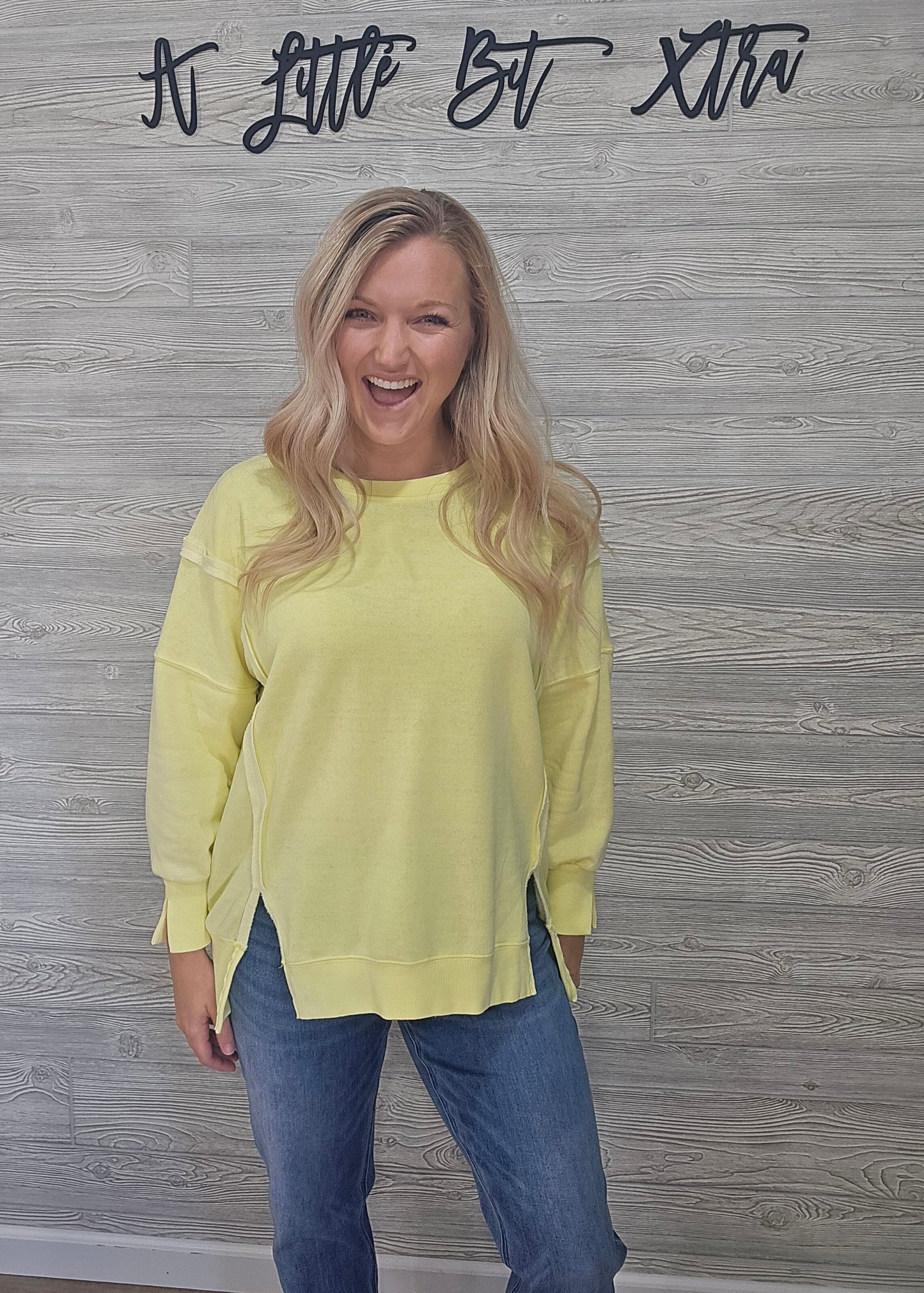 EXPOSED SEAM PALE YELLOW SWEATSHIRT