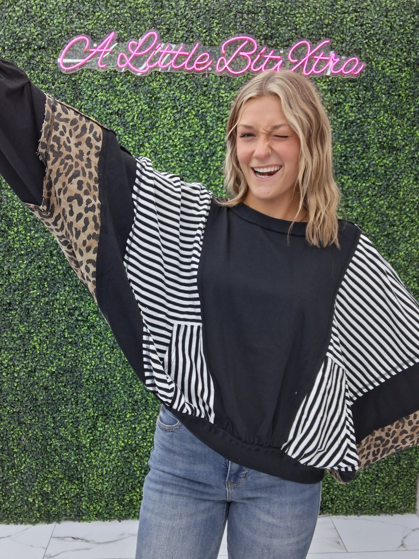 GAMEDAY THEME STRIPE MIX AND MATCH TOP: BLACK