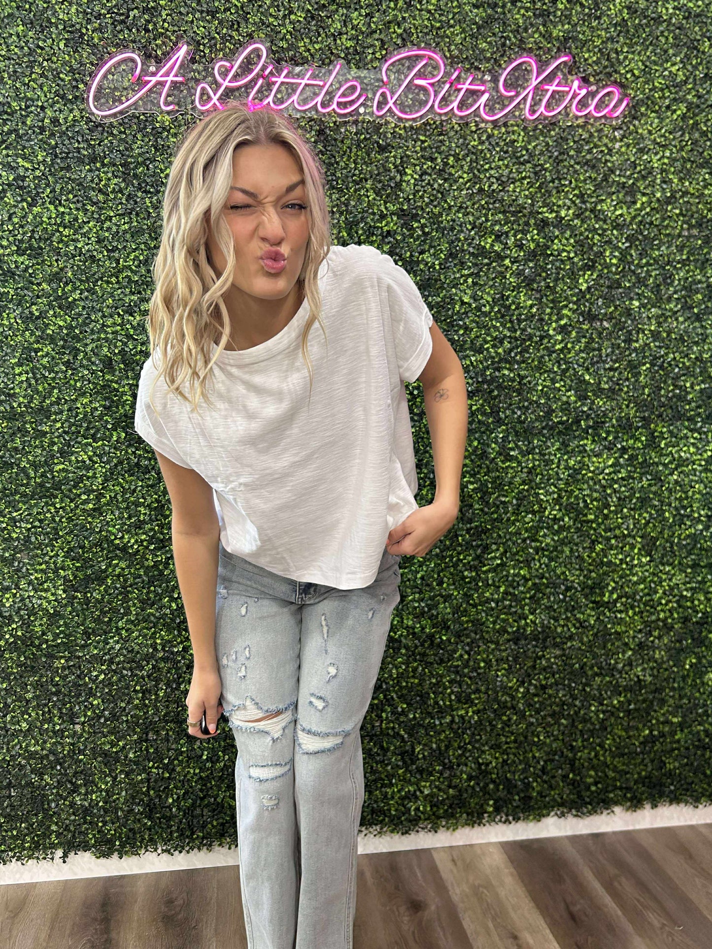 WHITE BOXY COTTON TEE