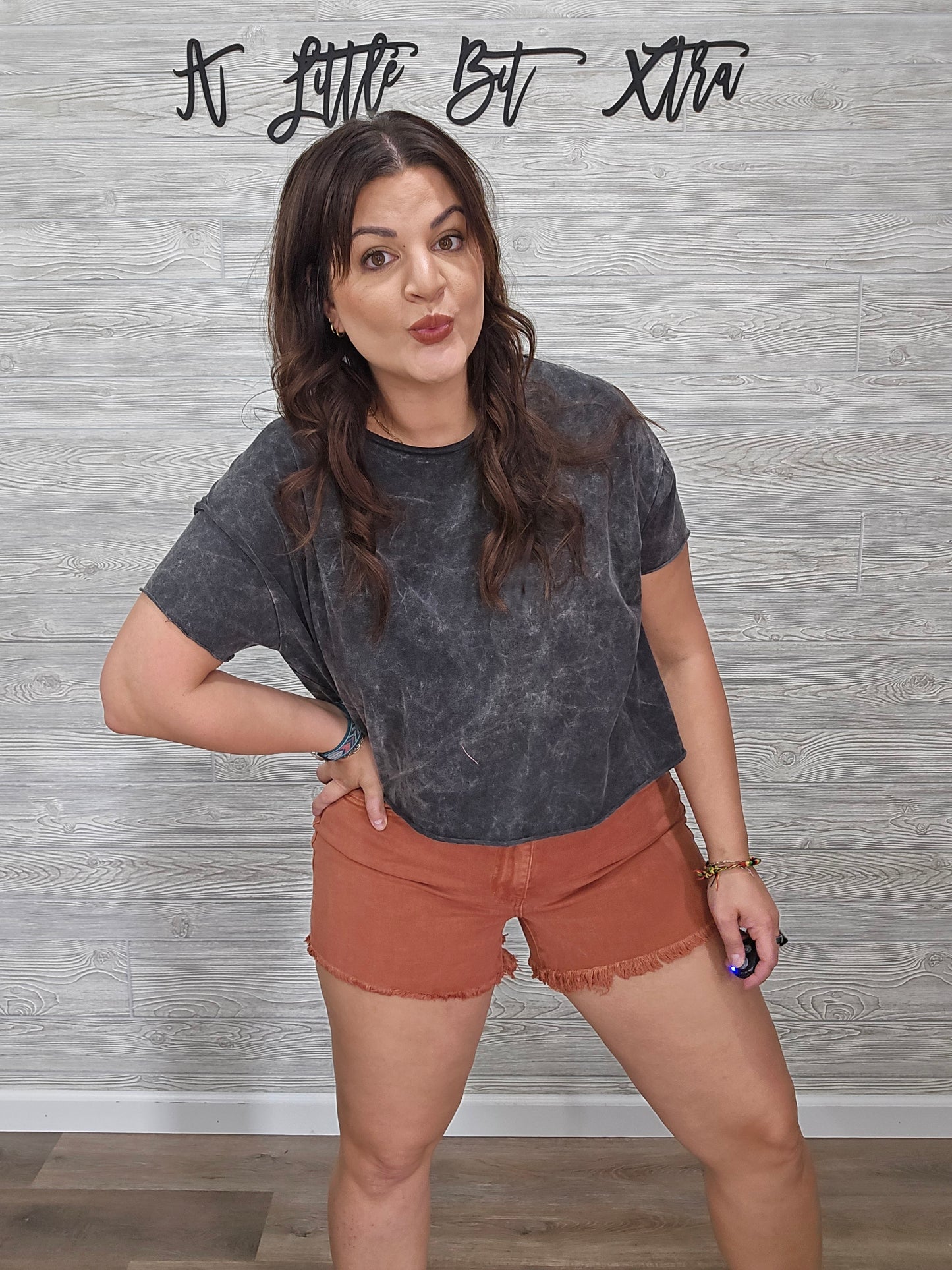 Z Rust Acid Wash Frayed Cutoff Hem Shorts