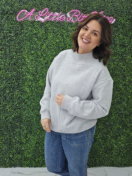 Mock Neck Sweatshirt (light heather)