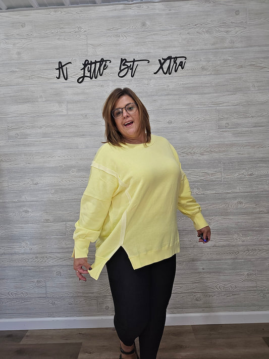 EXPOSED SEAM PALE YELLOW SWEATSHIRT