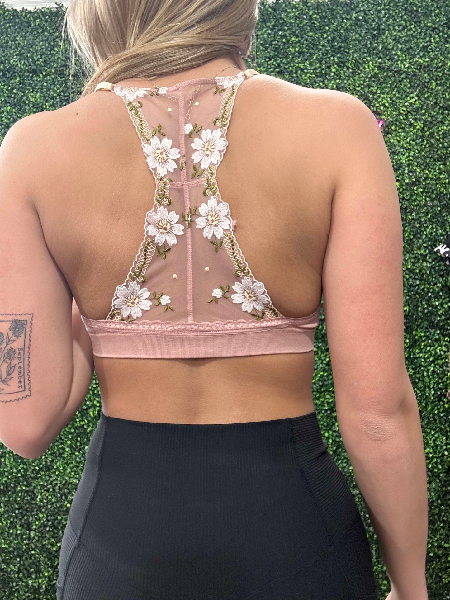 Feminine & Cute Floral Lattice Bralette – Pink