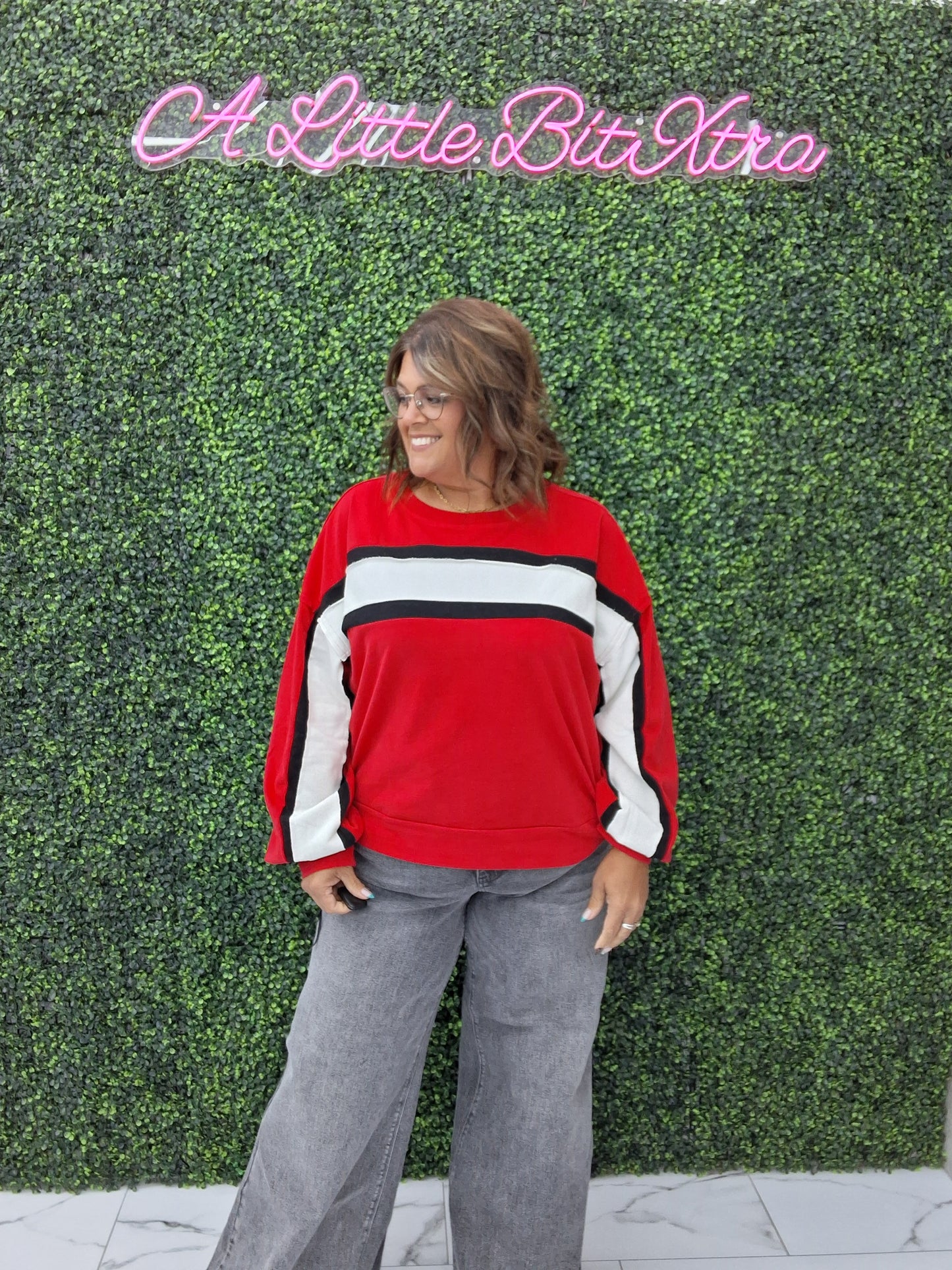 SPORTY COLORBLOCK PULLOVER SWEATSHIRT: RED/BLACK