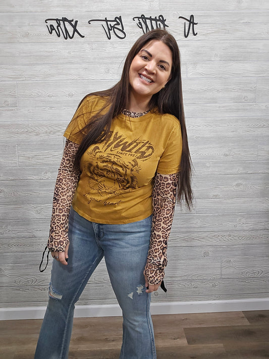 STAY WILD AT HEART GRAPHIC TEE
