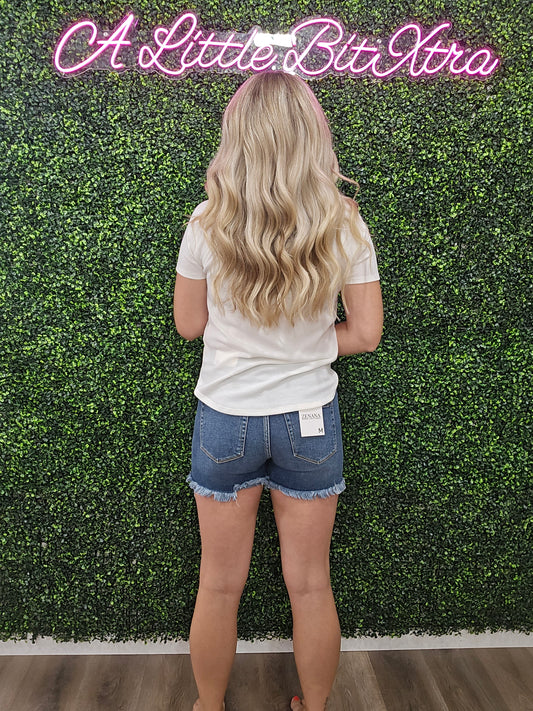 Z DARK WASH DISTRESSED HEM DENIM SHORTS