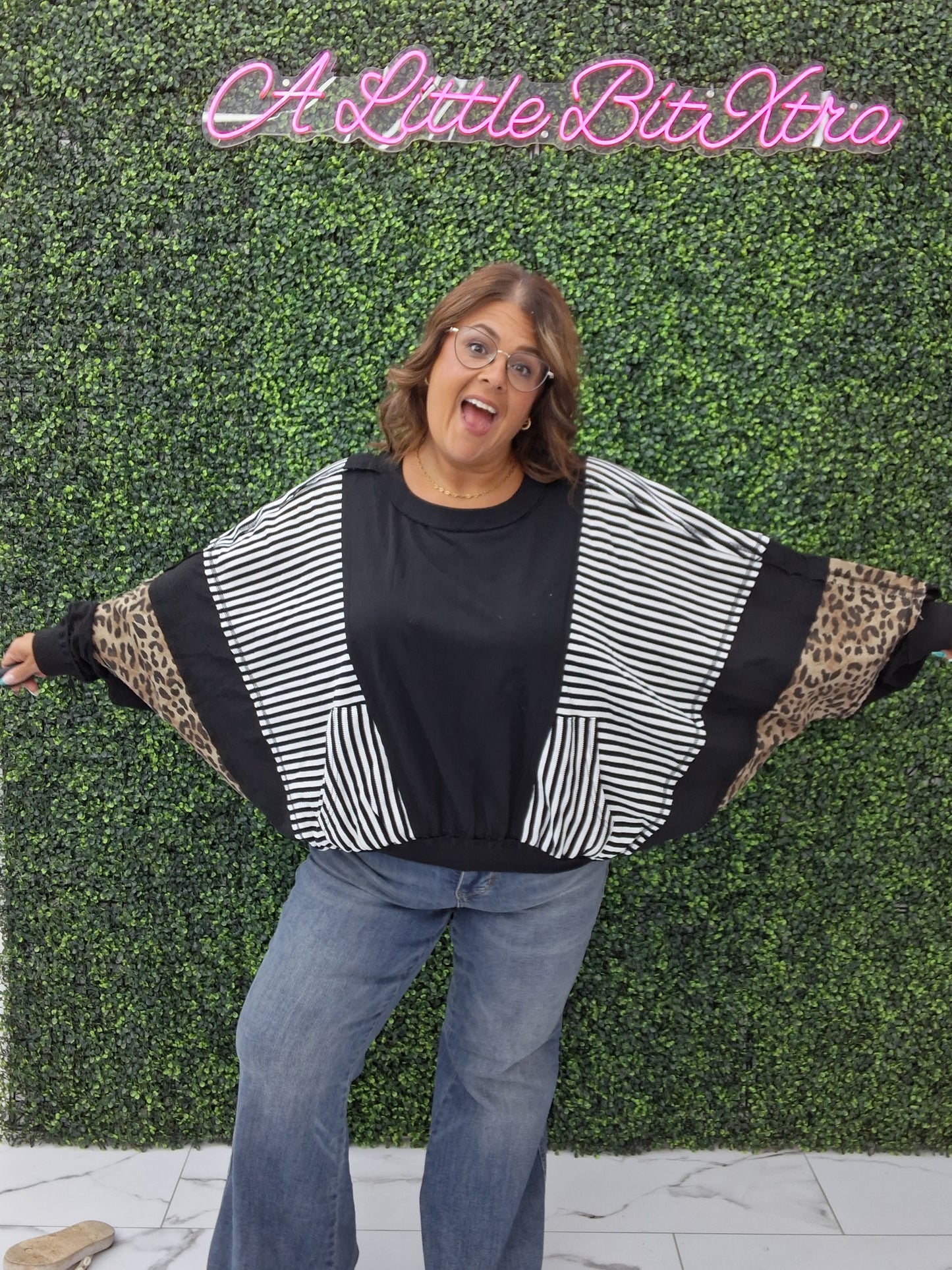 GAMEDAY THEME STRIPE MIX AND MATCH TOP: BLACK