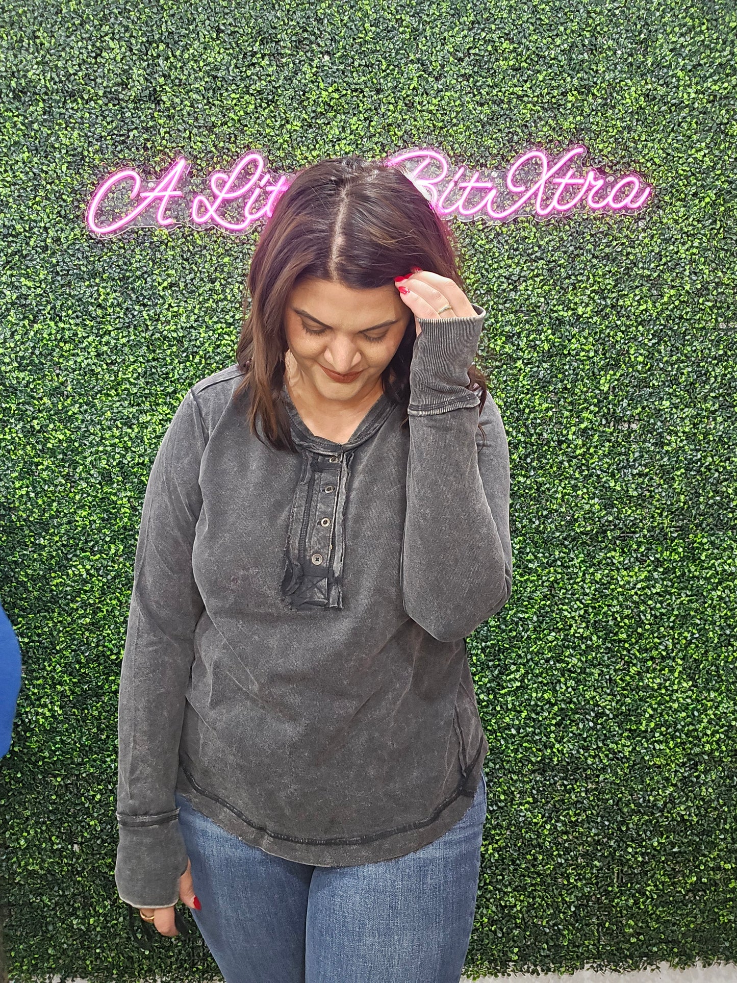 ASH BLACK THUMB HOLE LONG SLEEVE TOP