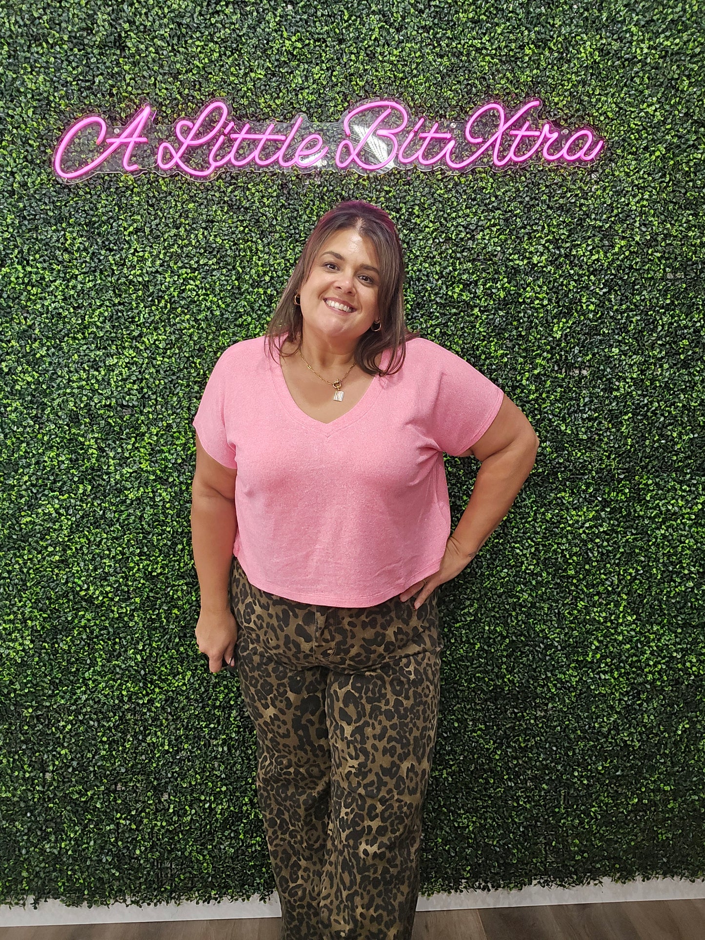 FUSHSIA MELANGE V-NECK CROPPED TOP