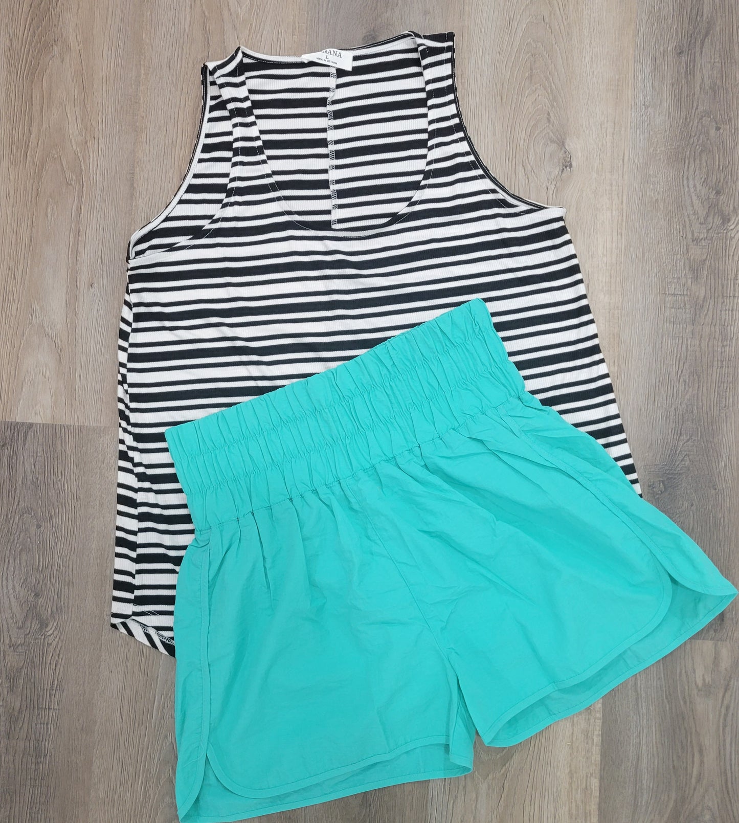 TURQUOISE HIGH-RISE ATHLETIC SHORTS