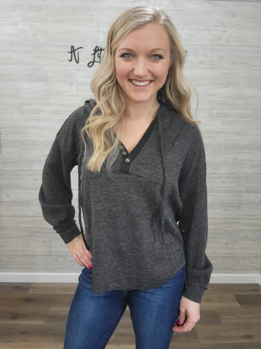 GREY HOODED SWEATER