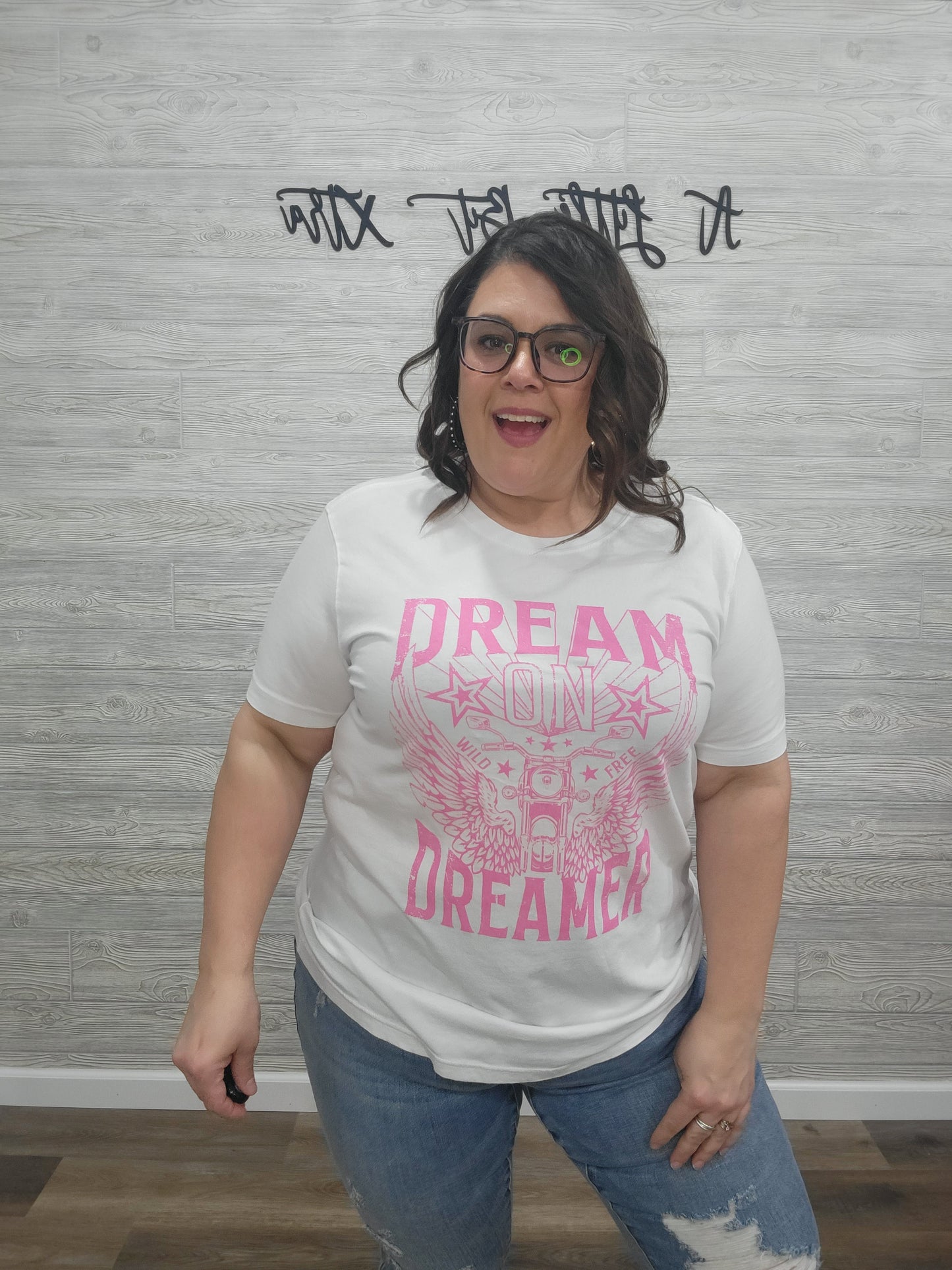 DREAM DREAMER GRAPHIC TEE- WHITE