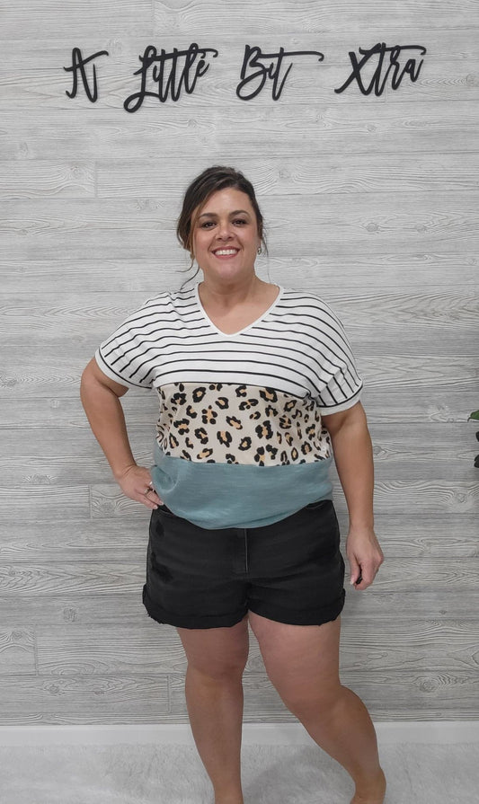 KANCAN BLACK JEAN SHORTS