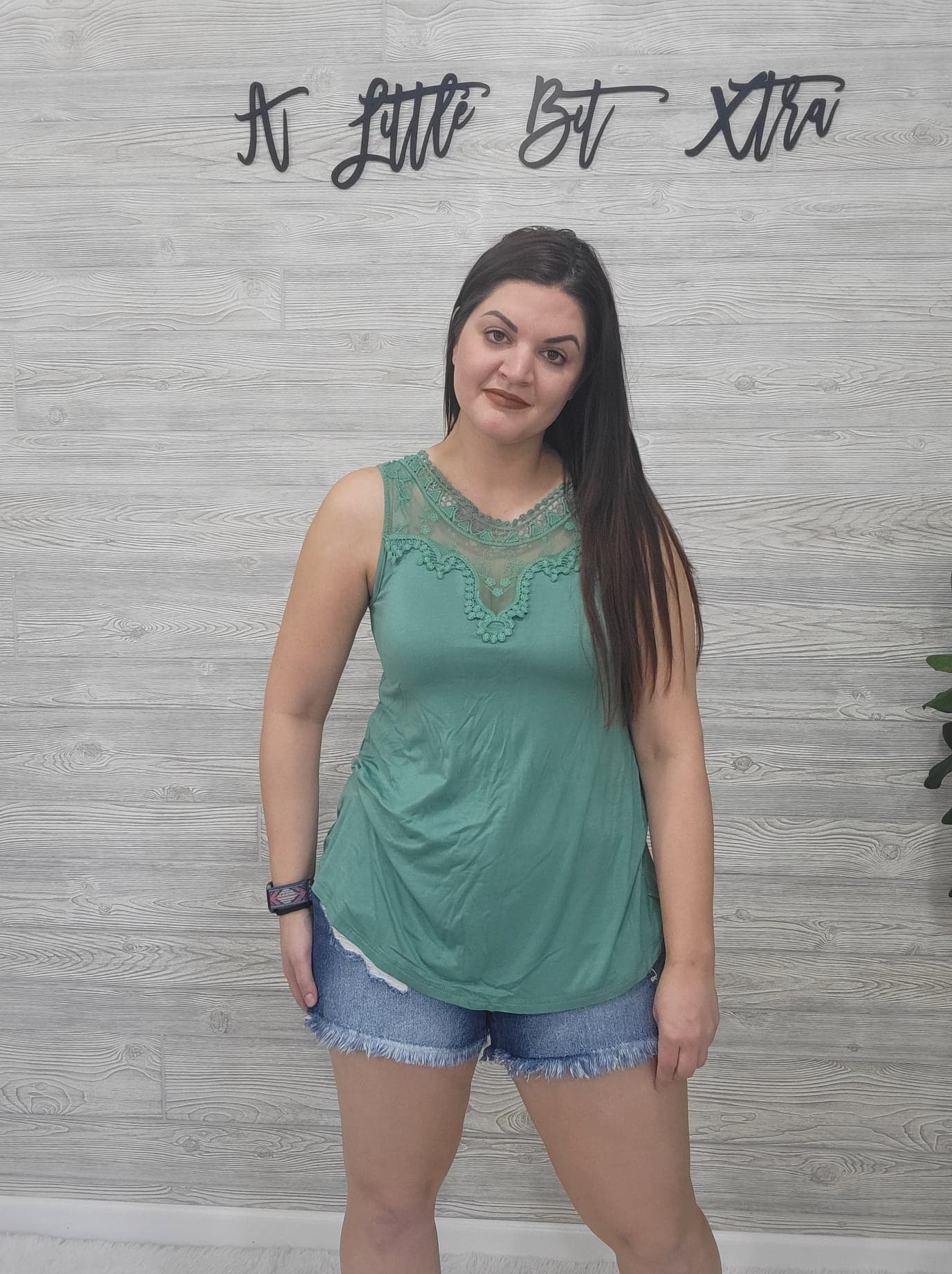 GREEN LACE NECK TANK