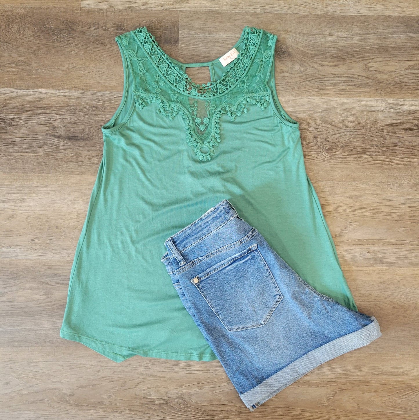 GREEN LACE NECK TANK